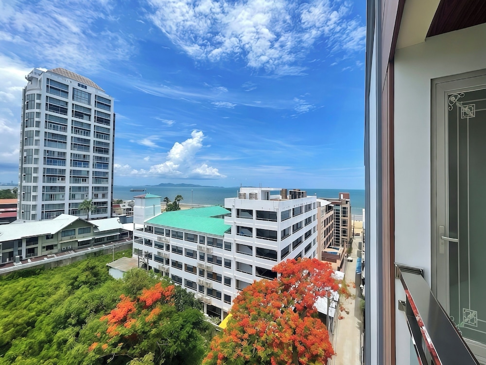 Golden Jomtien Beach Hotel 1/100