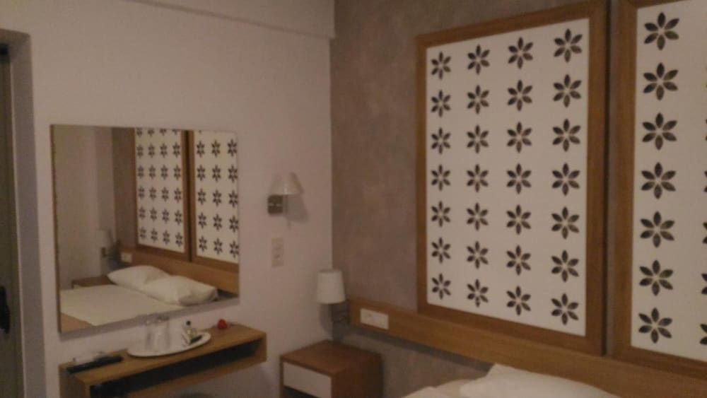 Aghas Hotel 37/60