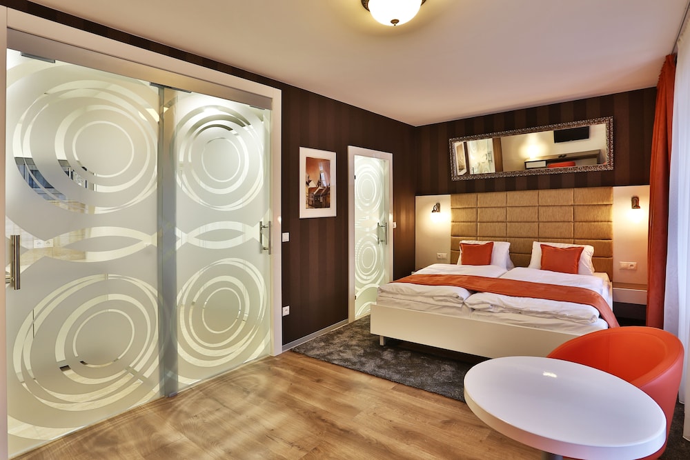 VIP Apartments 26/30