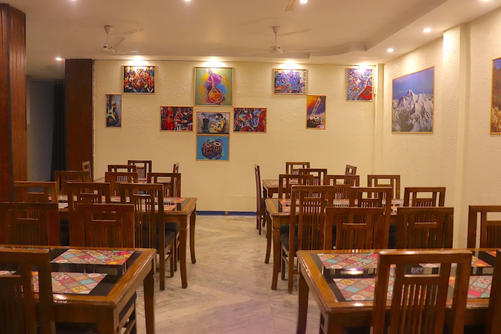 Oyo 1811 Hotel Leisure Palace 20/26