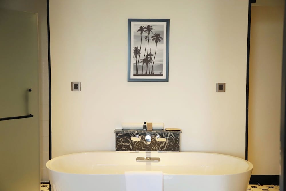 Charmant Suites a Boutique Hotel Can Tho 5/50