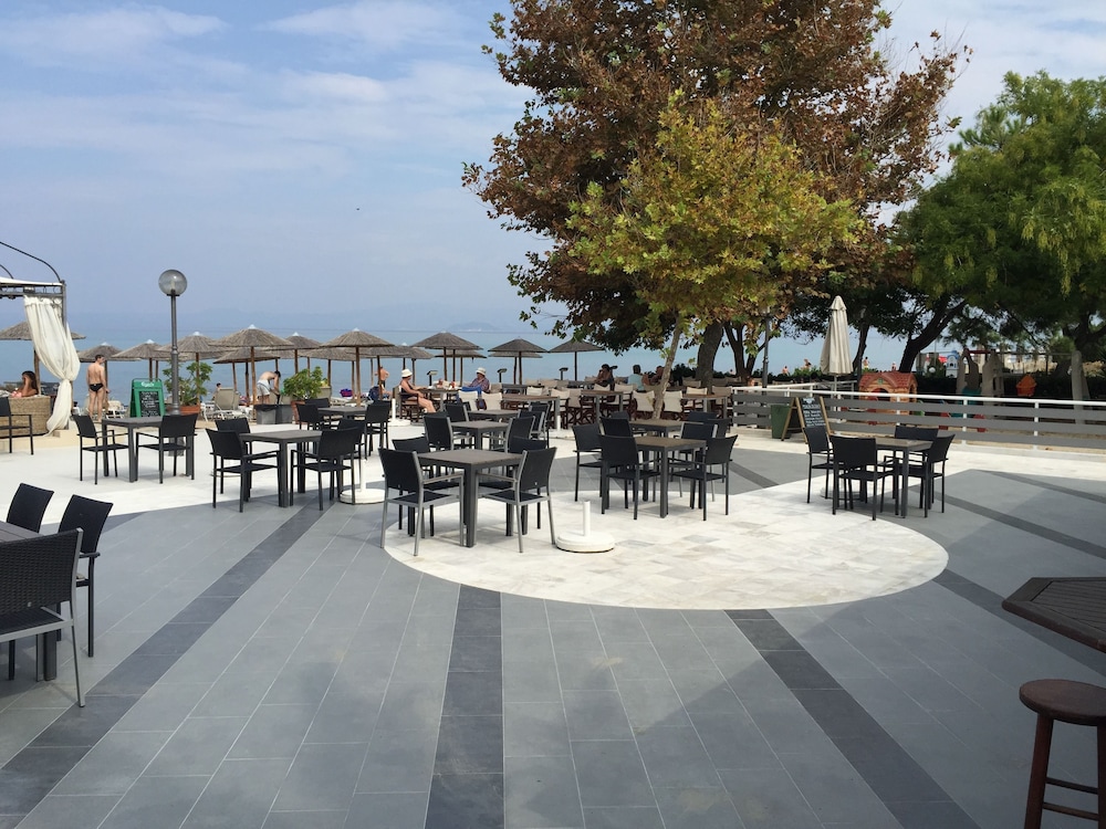Naias Beach Hotel 28/43