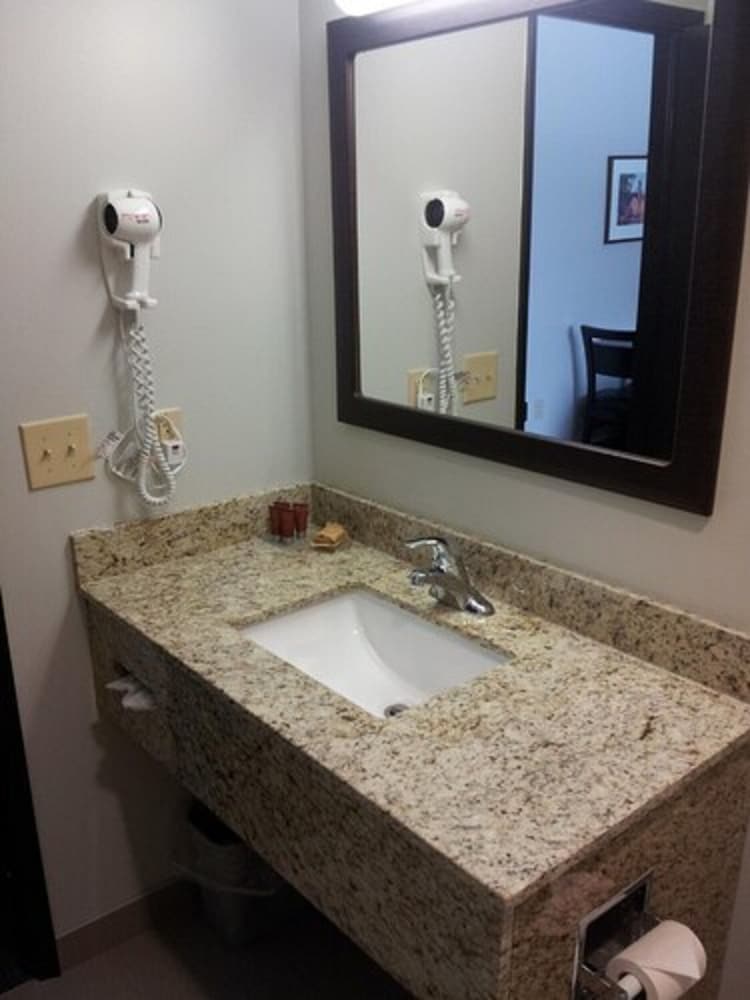 Midland Inn & Suites 22/22