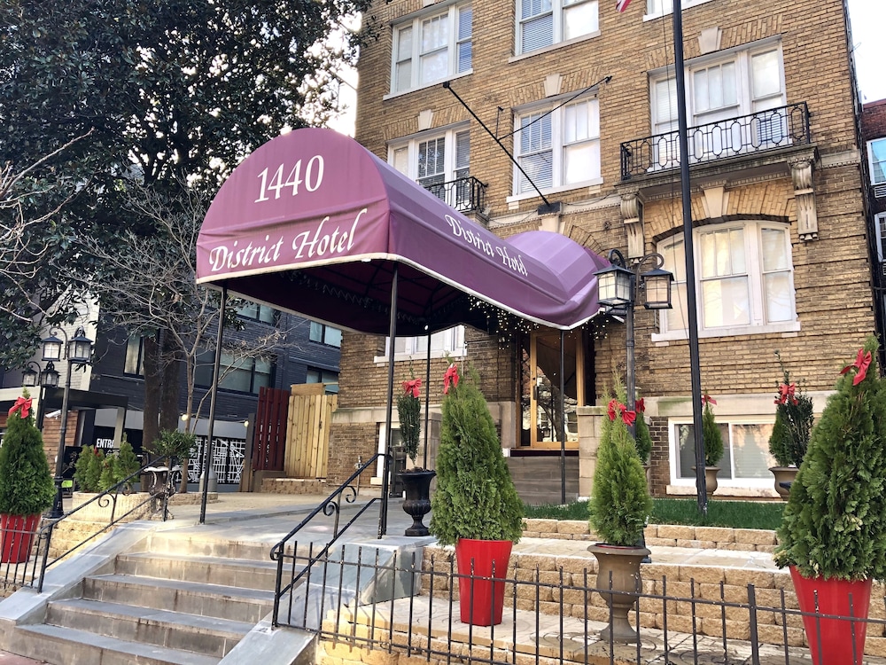 District Hotel 48/59