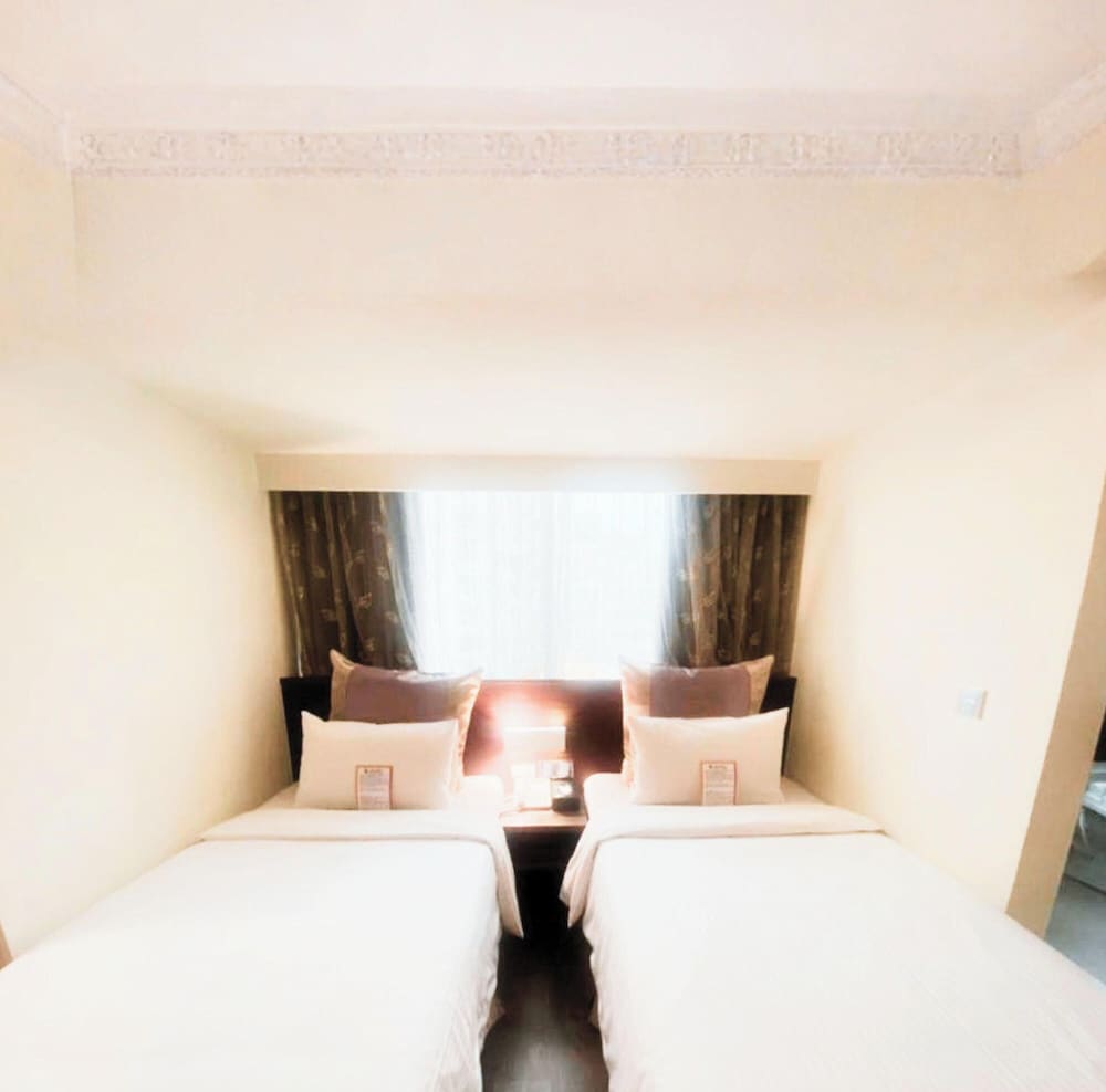 Sun Hotel 14/48