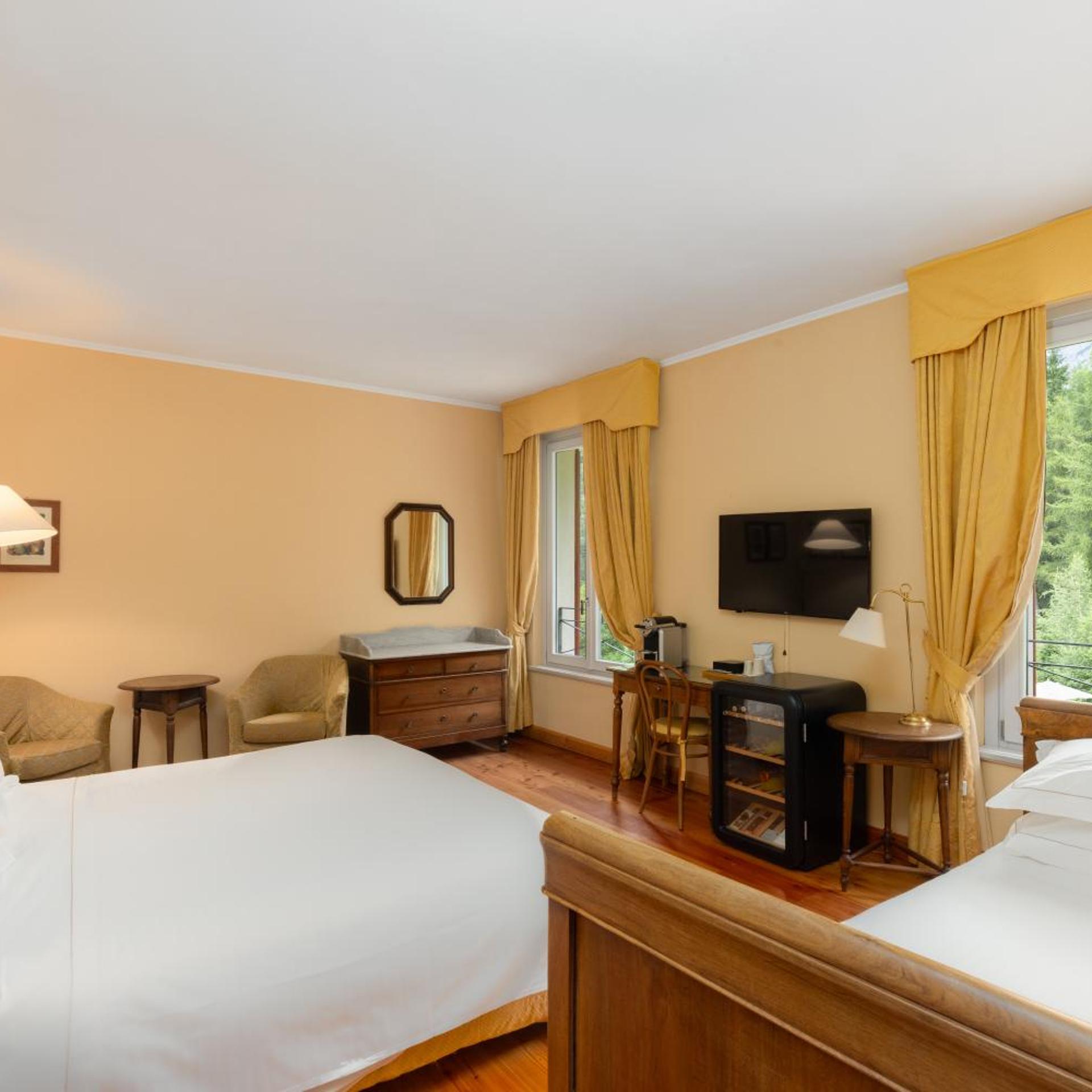Room, Triple