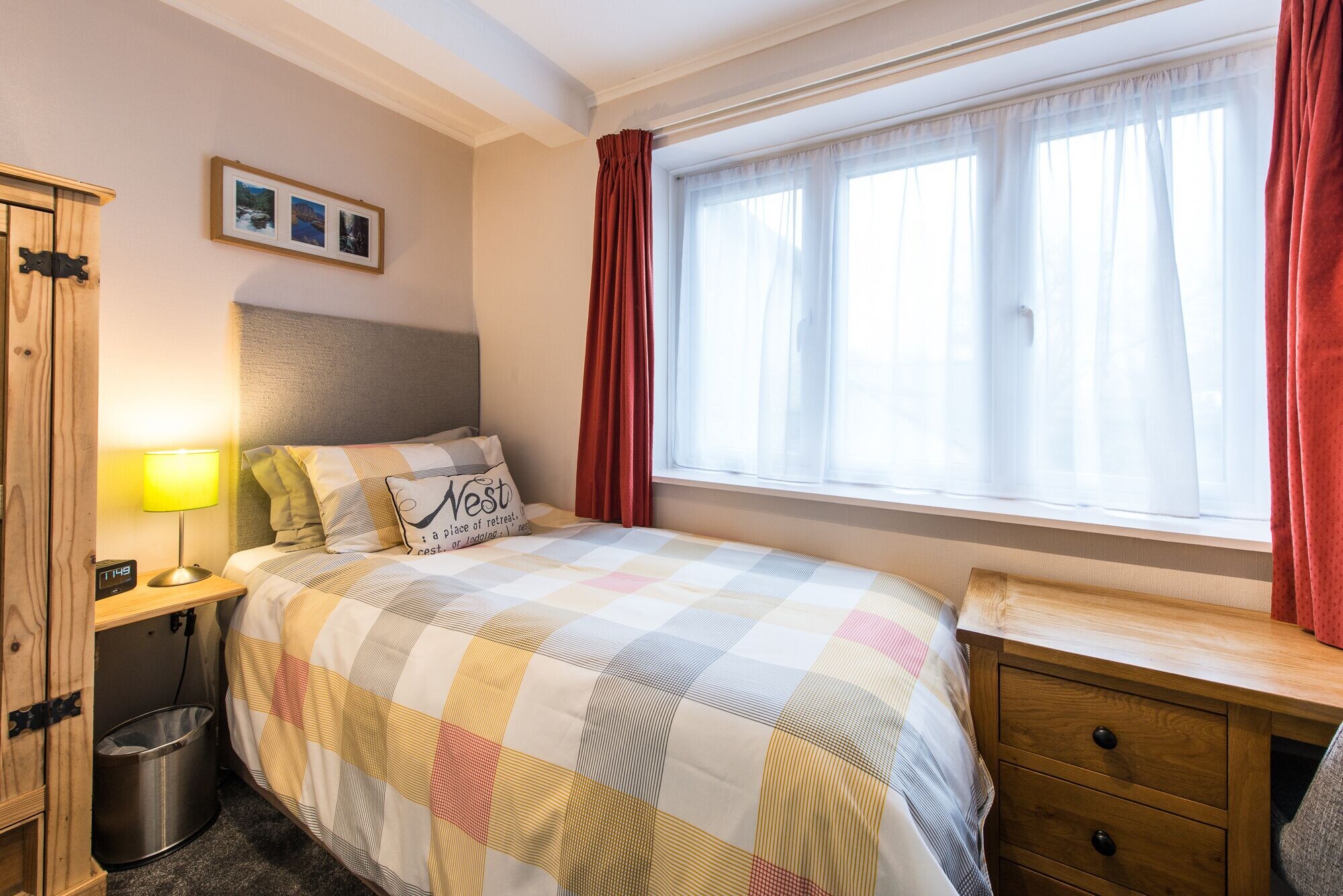 Room, Single, Single Bed
