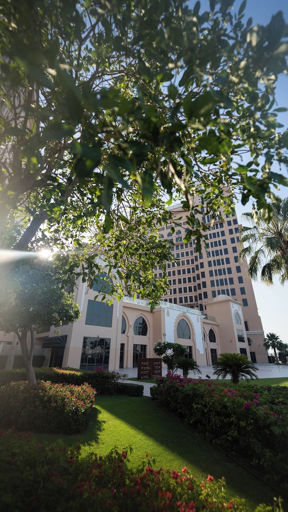 The St. Regis Doha 7/75