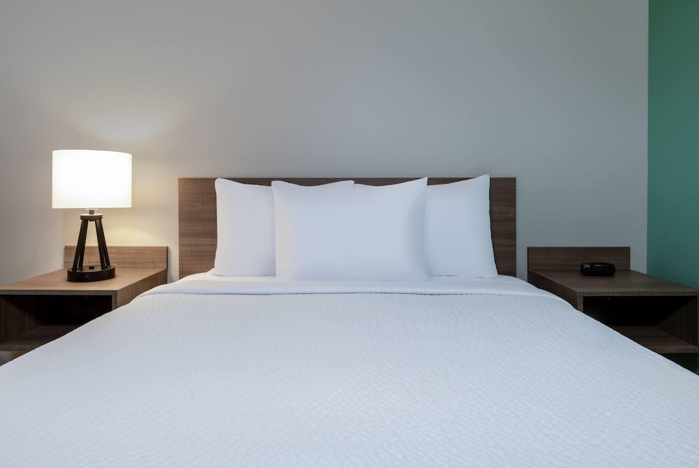 ECHO Suites Extended Stay by Wyndham Bozeman 47/68