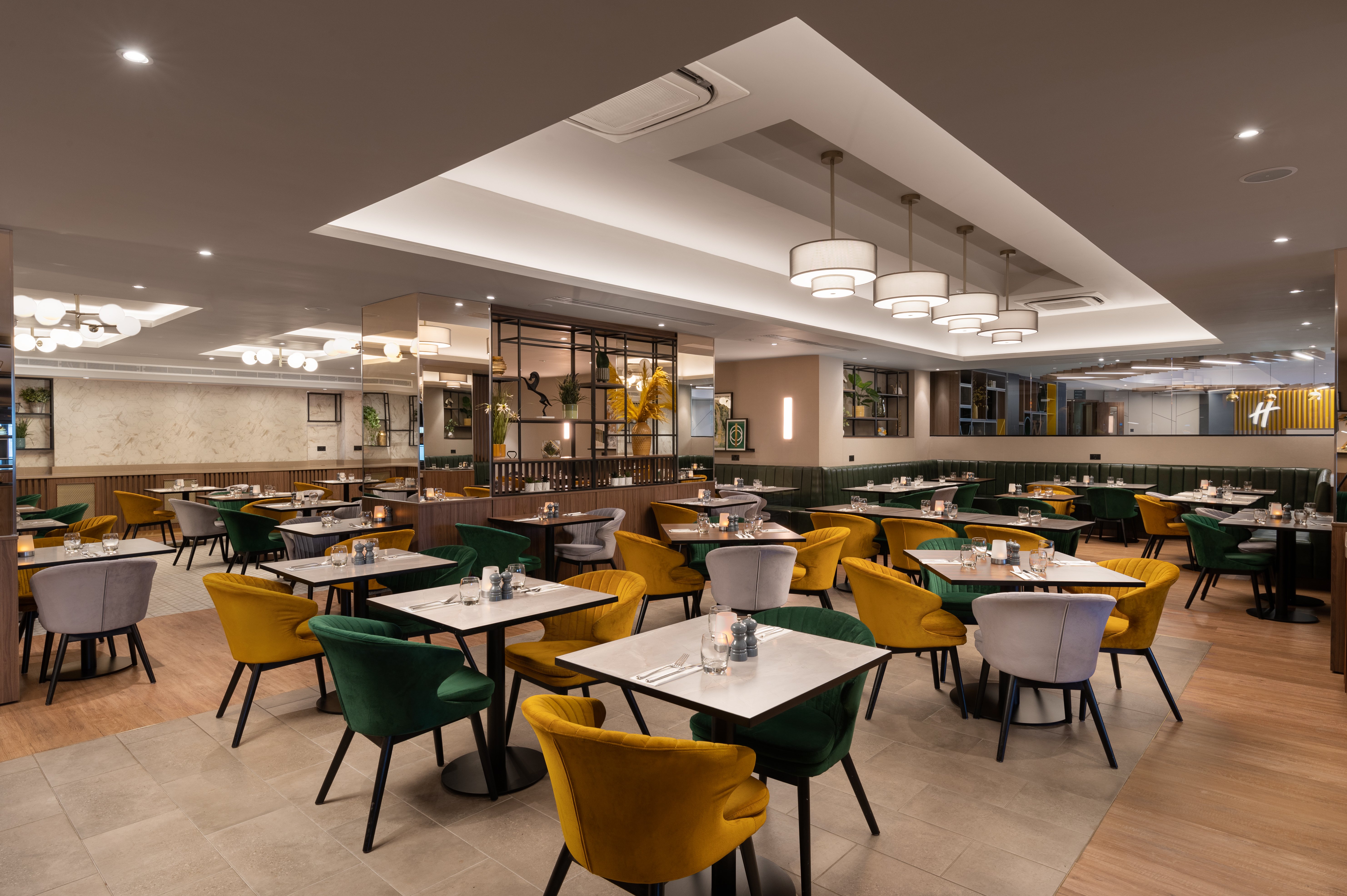 Holiday Inn London Gatwick Worth 27/50