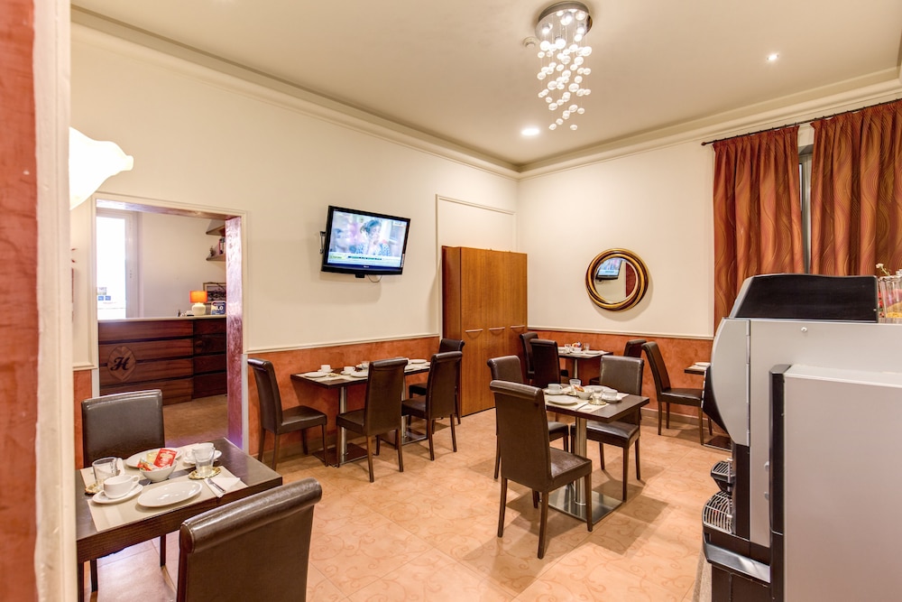Everest Inn Rome 38/58
