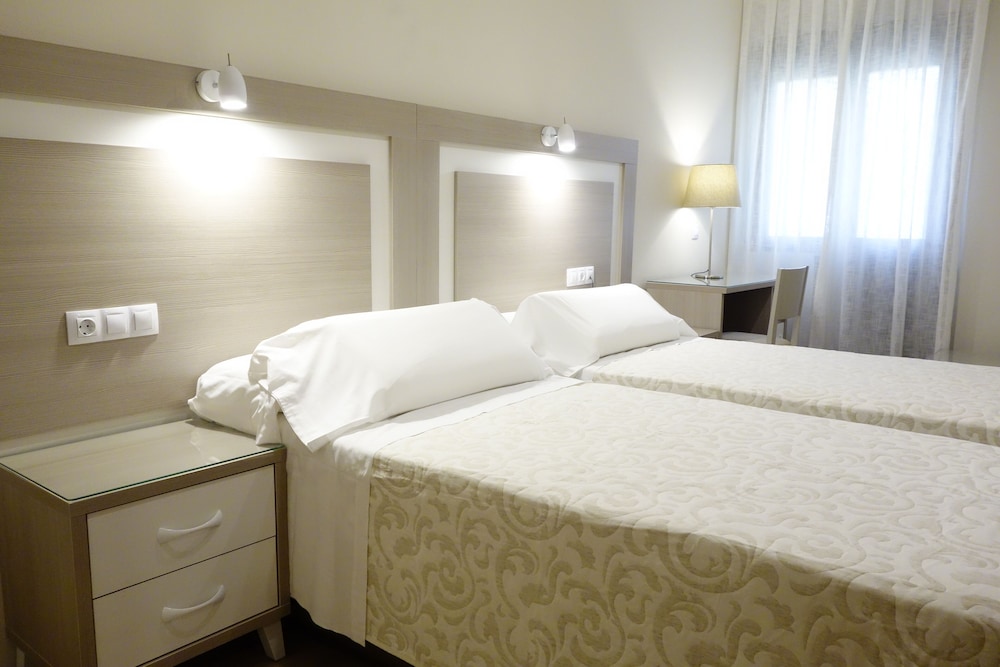 غرفة قياسية بسريرين منفصلين، Hostal Toledo 9/10
