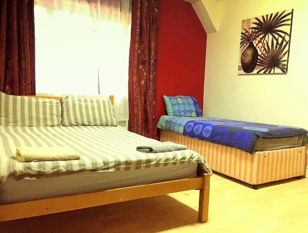 The Oasis Hotel 14/23