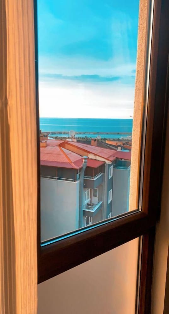 ALYA SUITE HOTEL 46/49