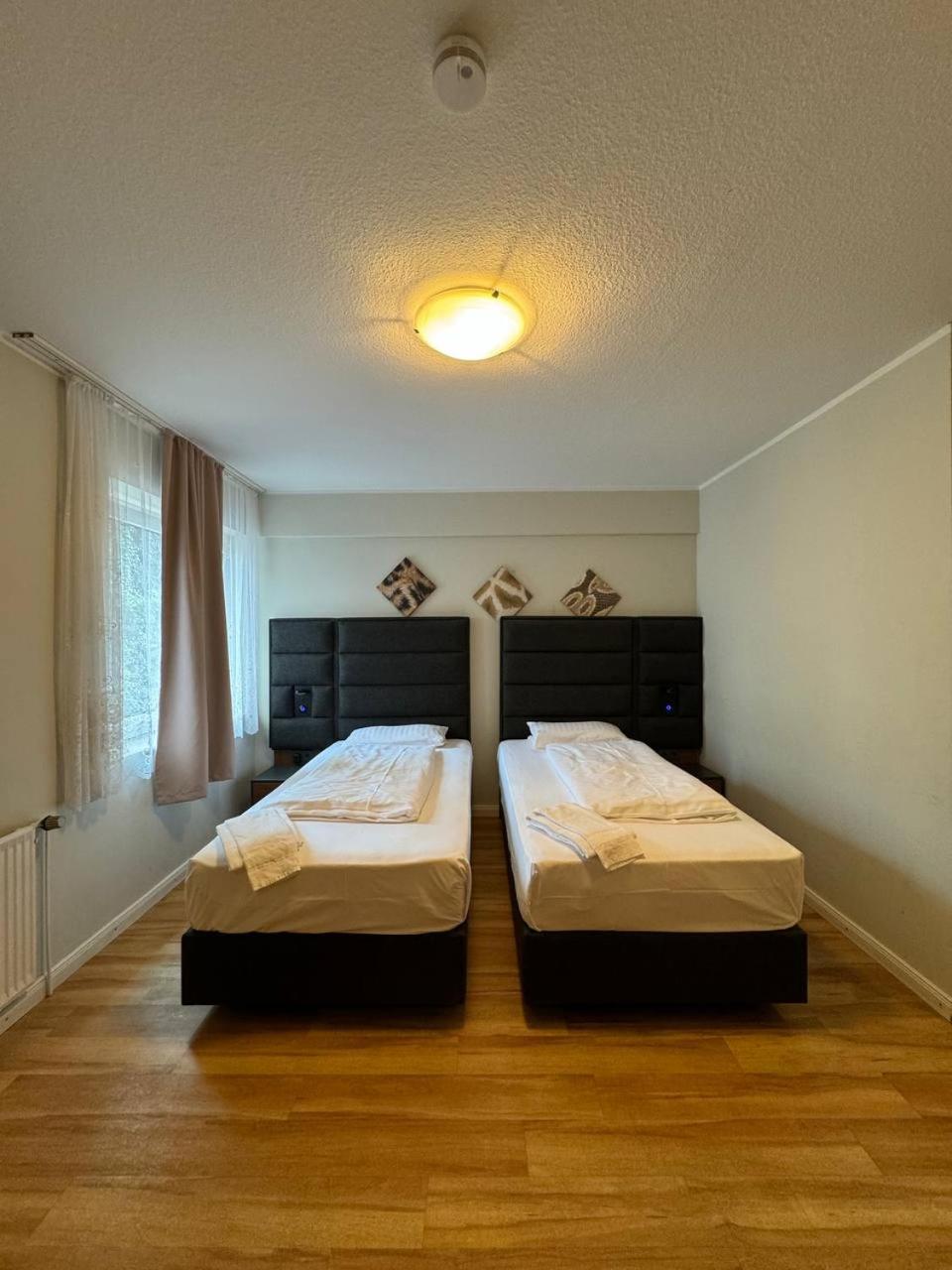 Room, Double Bed