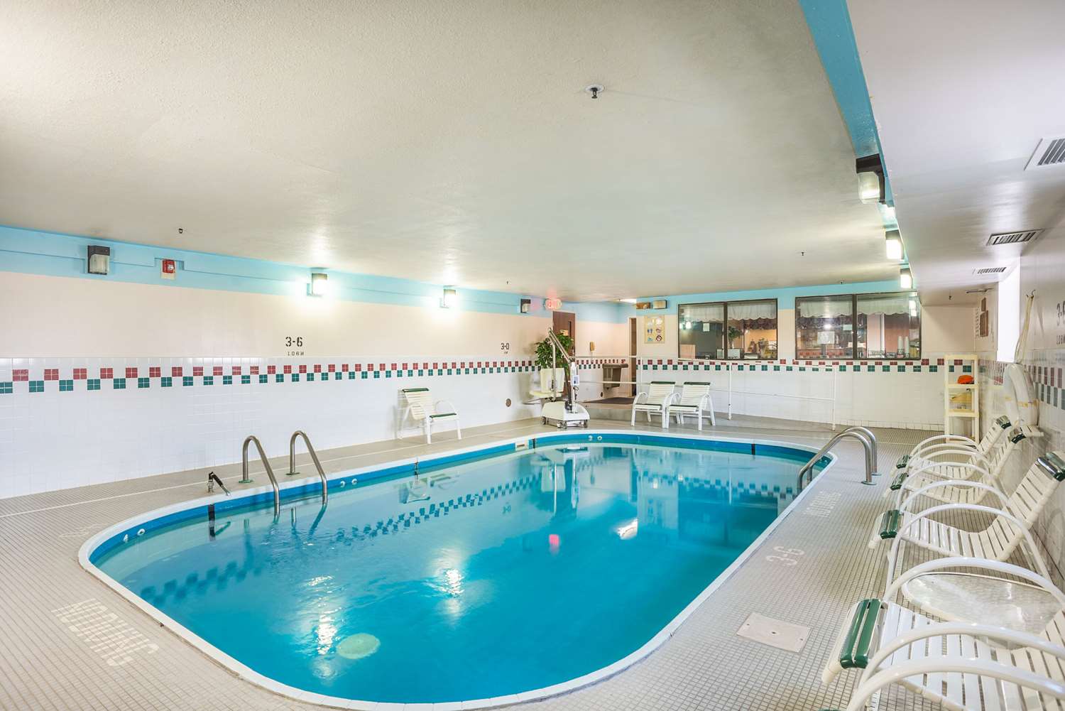 Econo Lodge Princeton 34/43