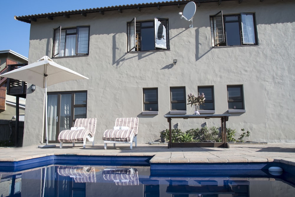 Afrovibe Beach House 3/50