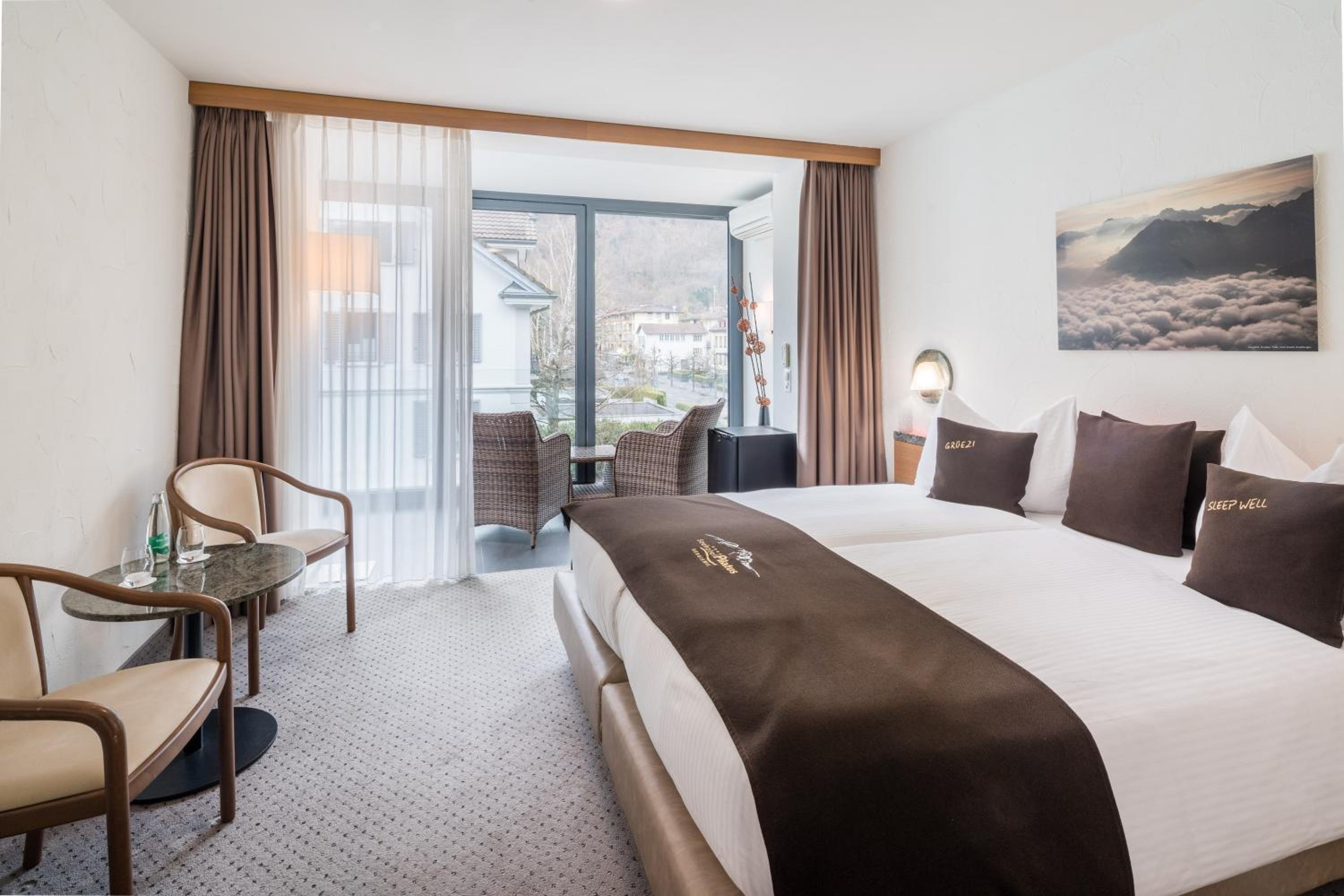 Room, Double Bed, Partial Lake View