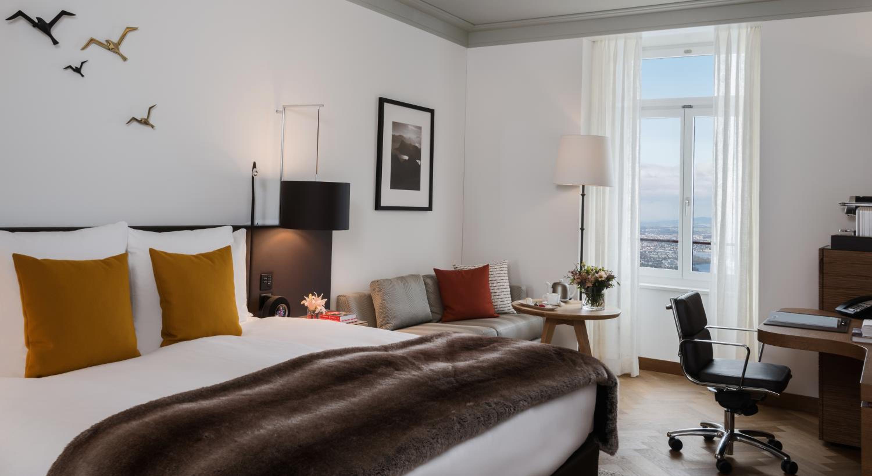 Heritage, Deluxe, Lake View