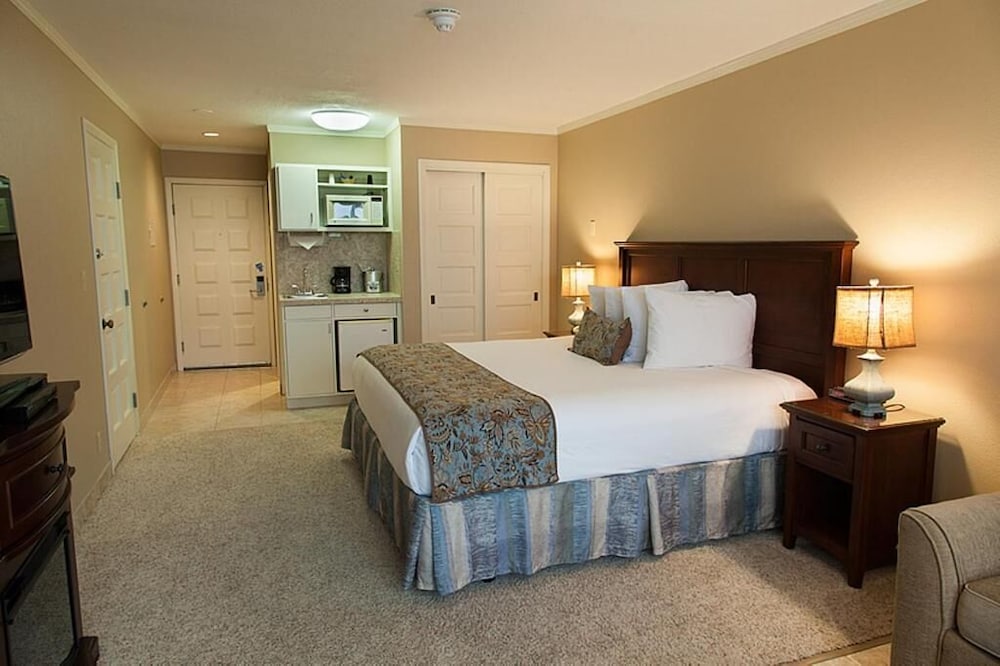 Inn At Spanish Head 8/50