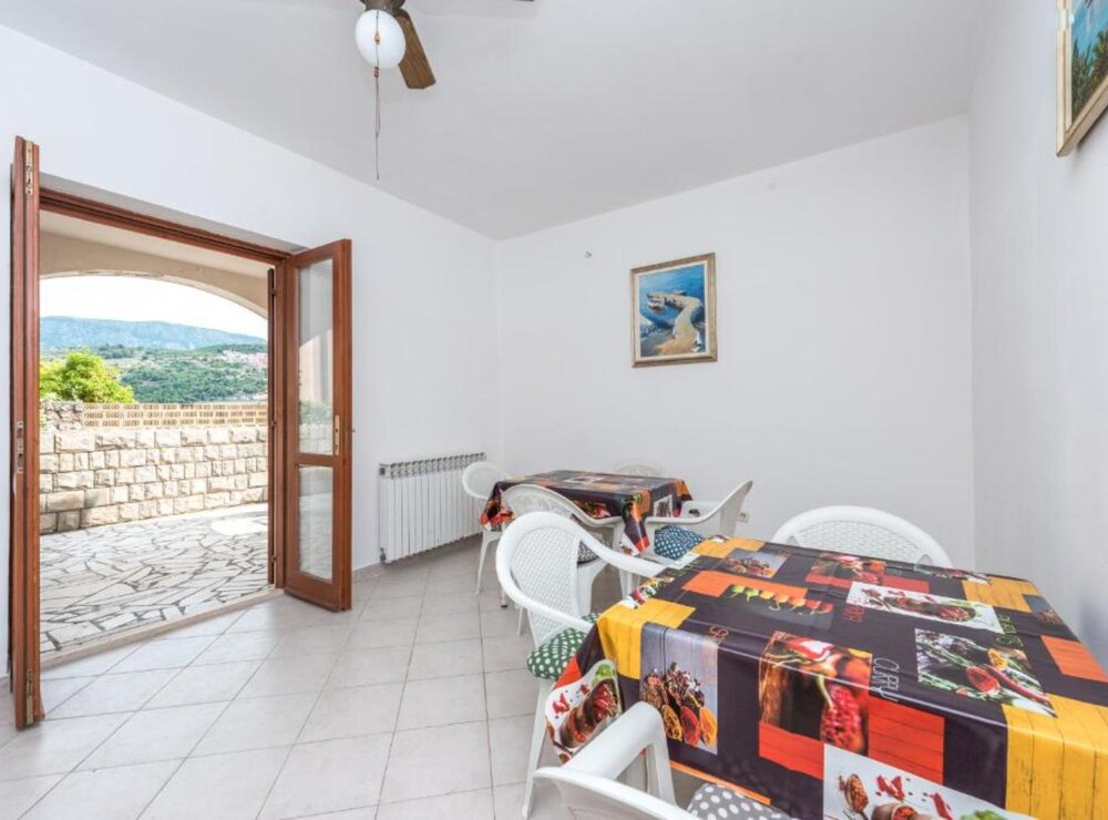 VILLA VALJALO 32/50