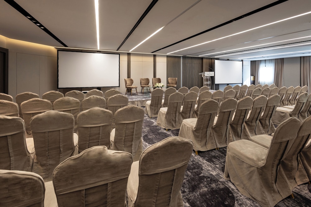 NJV Athens Plaza 69/75