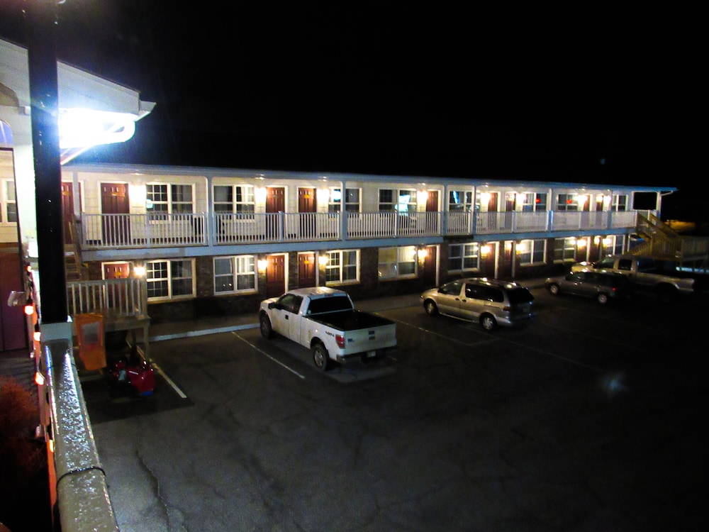 Brewer Motor Inn 25/25