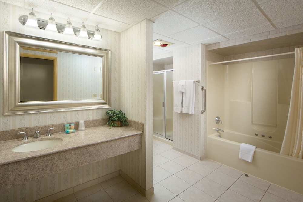 Villa Roma Resort and Conference Center 55/57