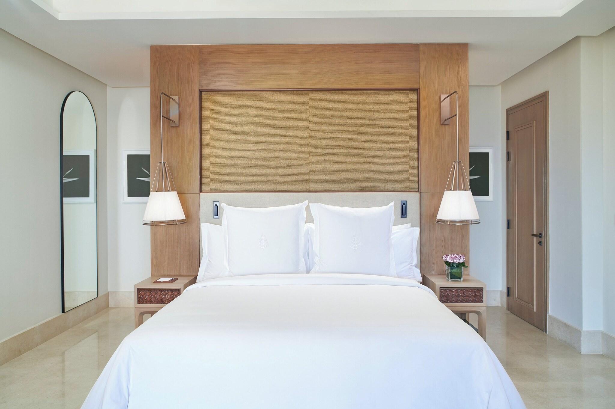 2 Bedrooms, Residential, Suite, Palm View