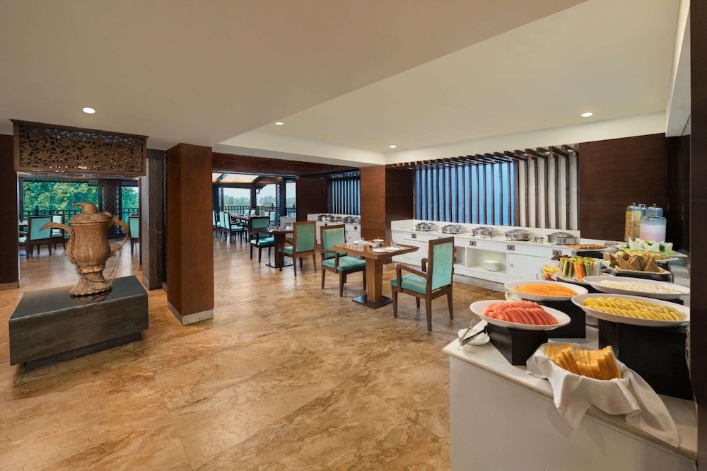 Golden Tulip Srinagar 34/48