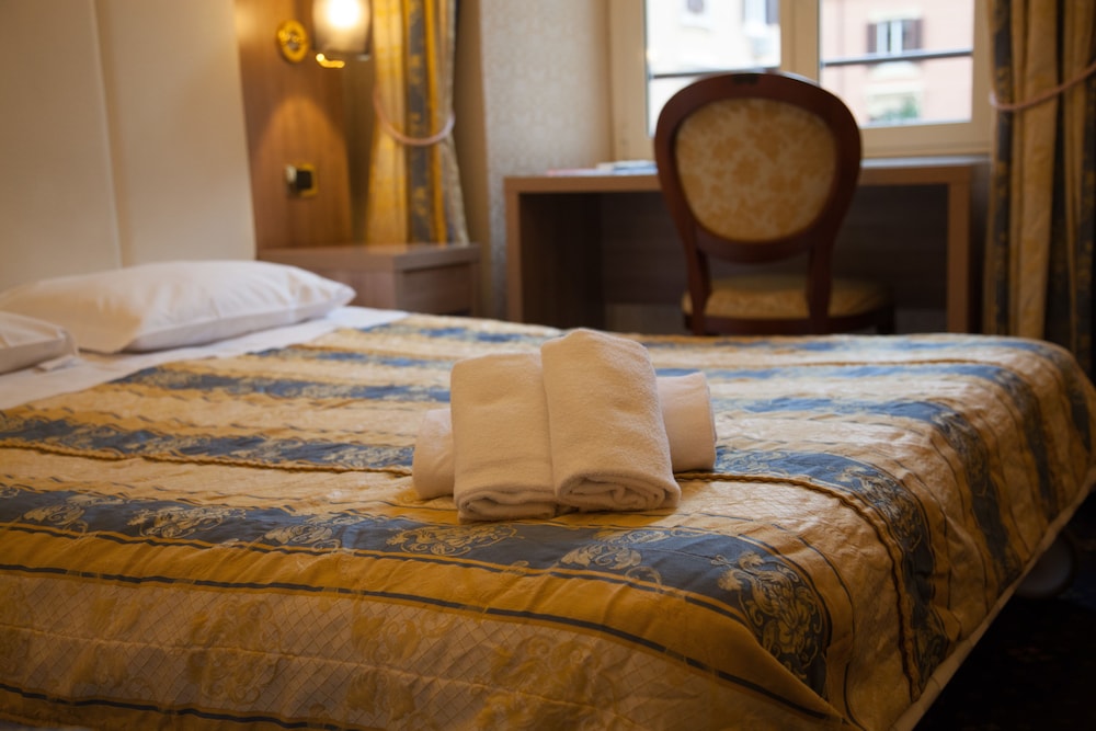 Deluxe Rooms 23/59