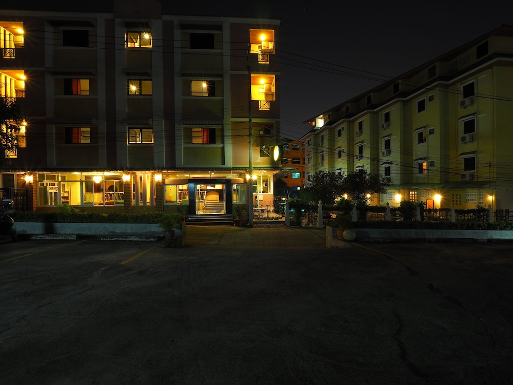 Golden Villa 2/47