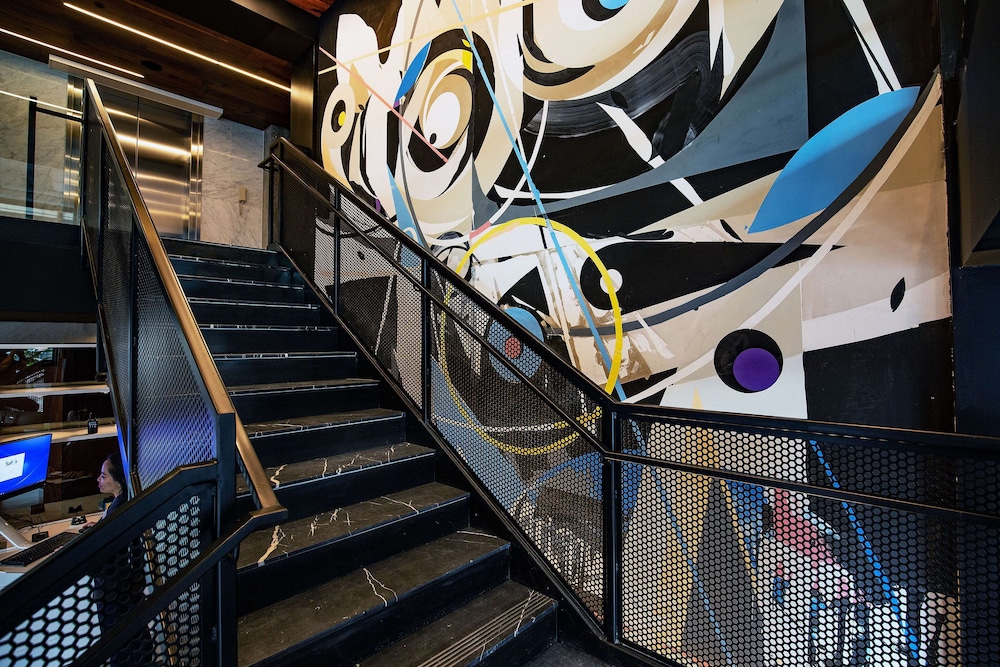 YOTEL San Francisco, Select by Hilton 66/76