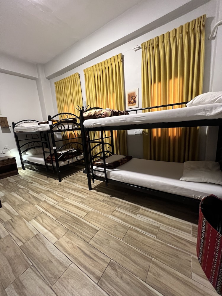 Sydney Hotel 23/41