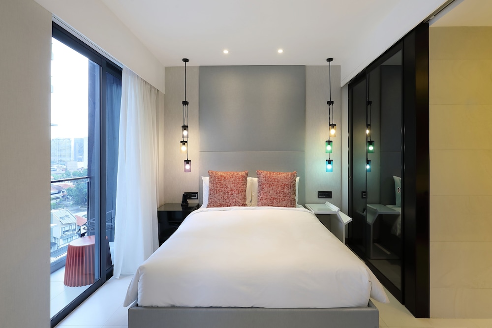1 BEDROOM, DELUXE, BALCONY