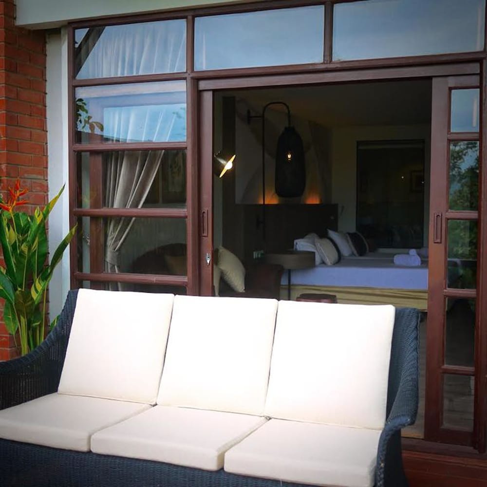 Issara Boutique Winery Hotel 9/78
