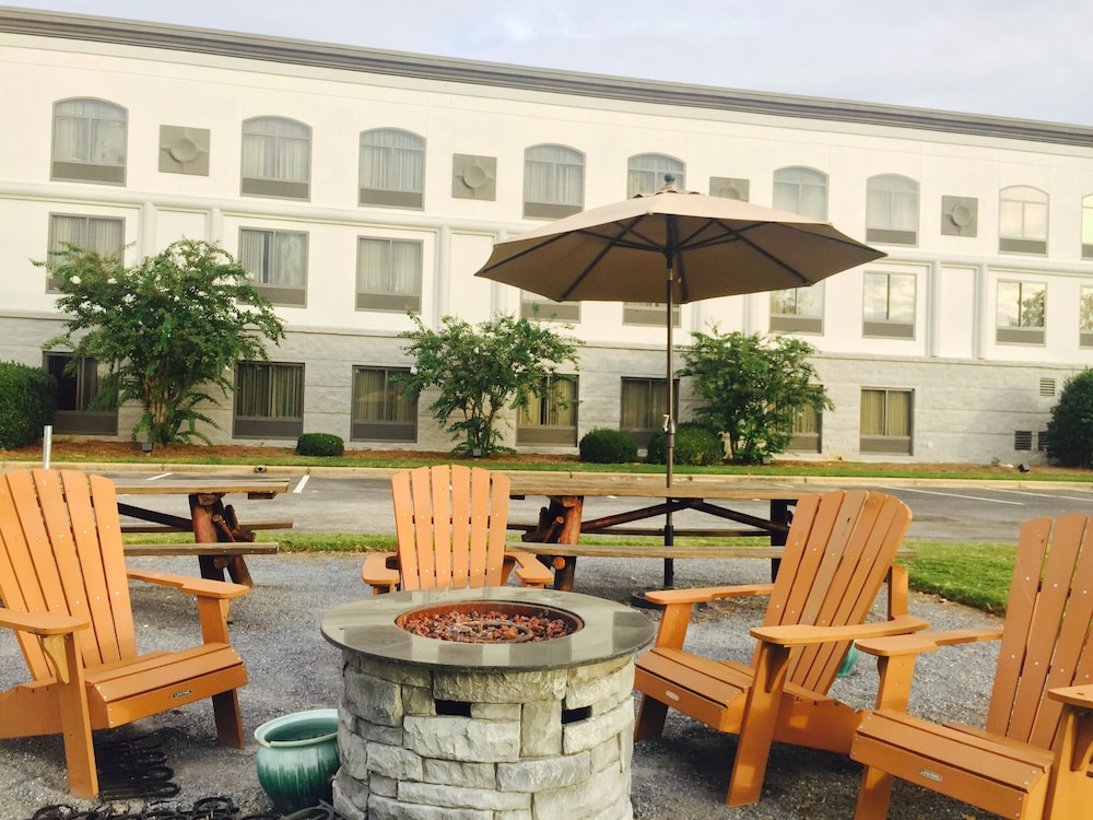 Wingate By Wyndham Montgomery 30/43