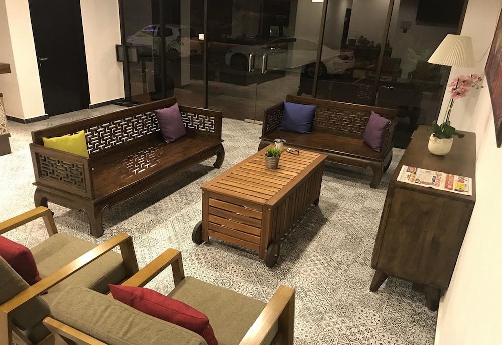 Potpourri Boutique Hotel 49/54