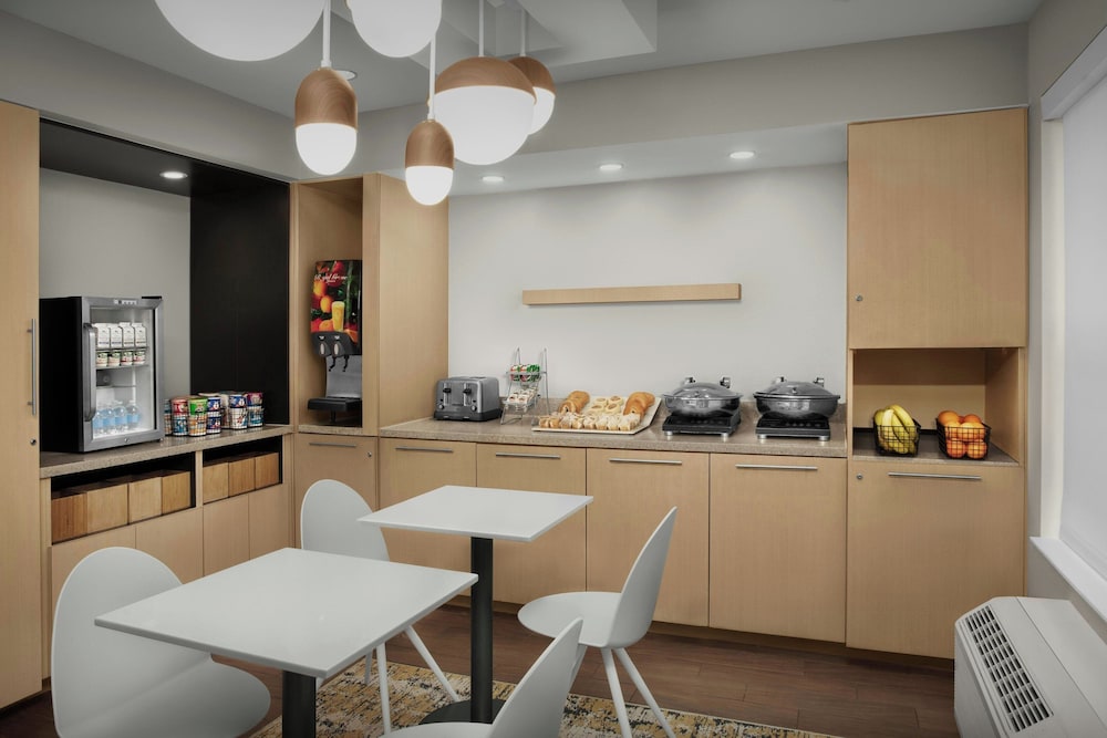 Towneplace Suites By Marriott Pensacola 37/52