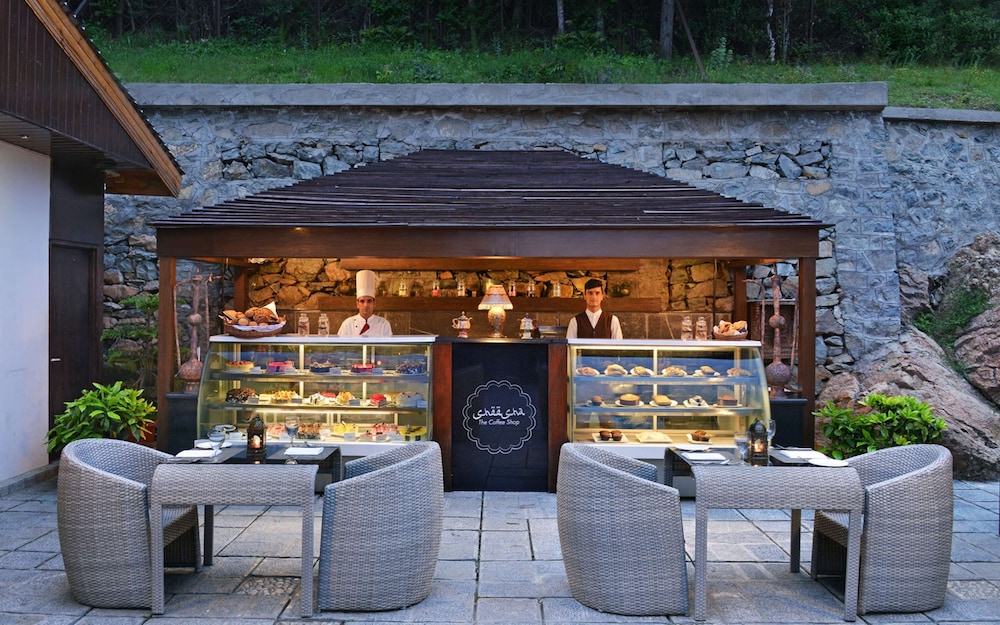 Golden Tulip Srinagar 7/48