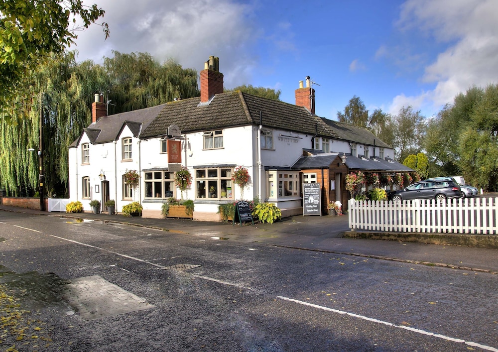 The White Lion Inn 4/48