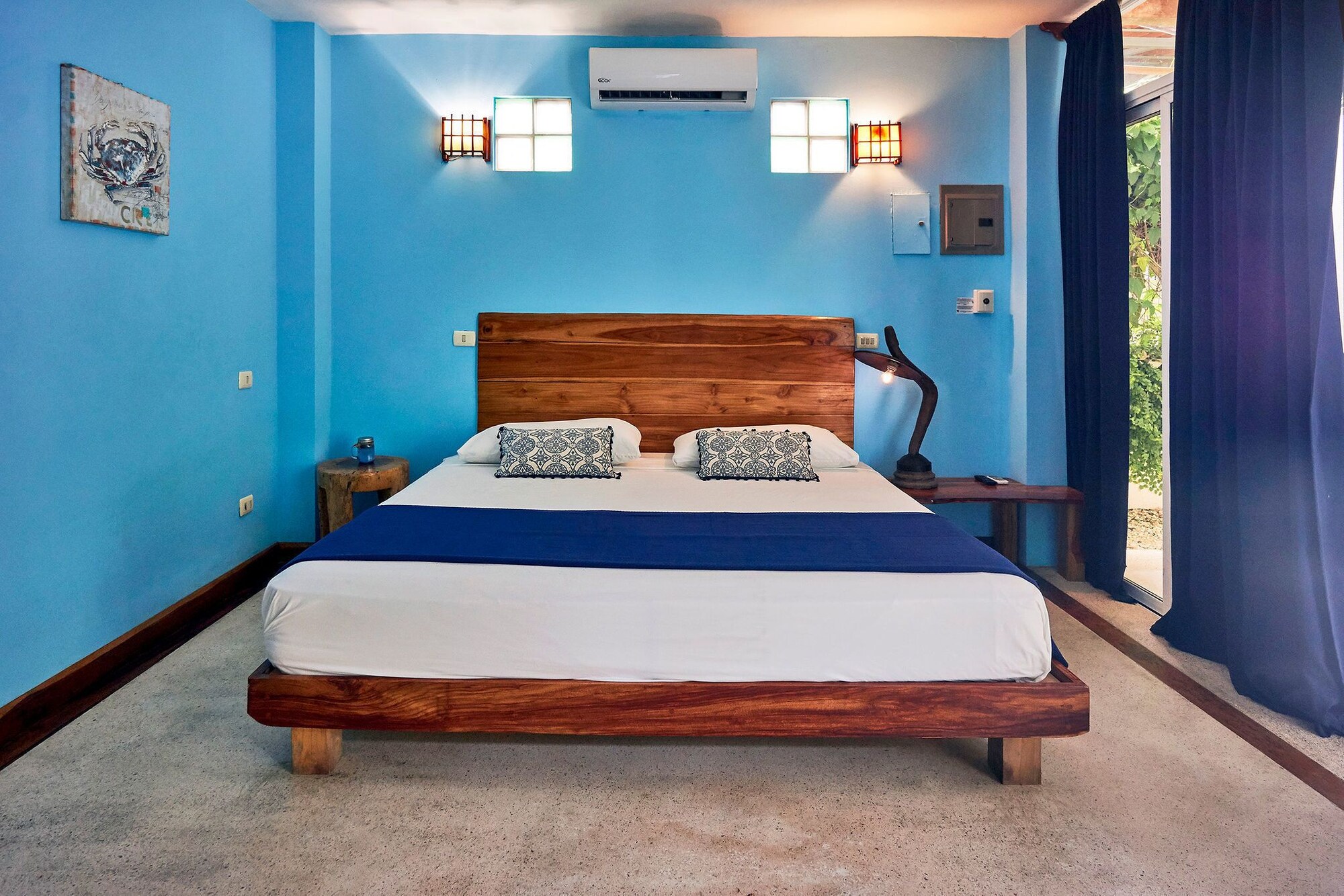 1 BEDROOM, BLUE, STUDIO, ACCESSIBLE