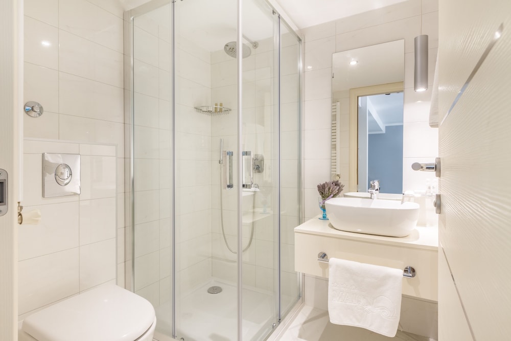Family Suite, Queen Bed, Sofa, Terrace, Garden Area