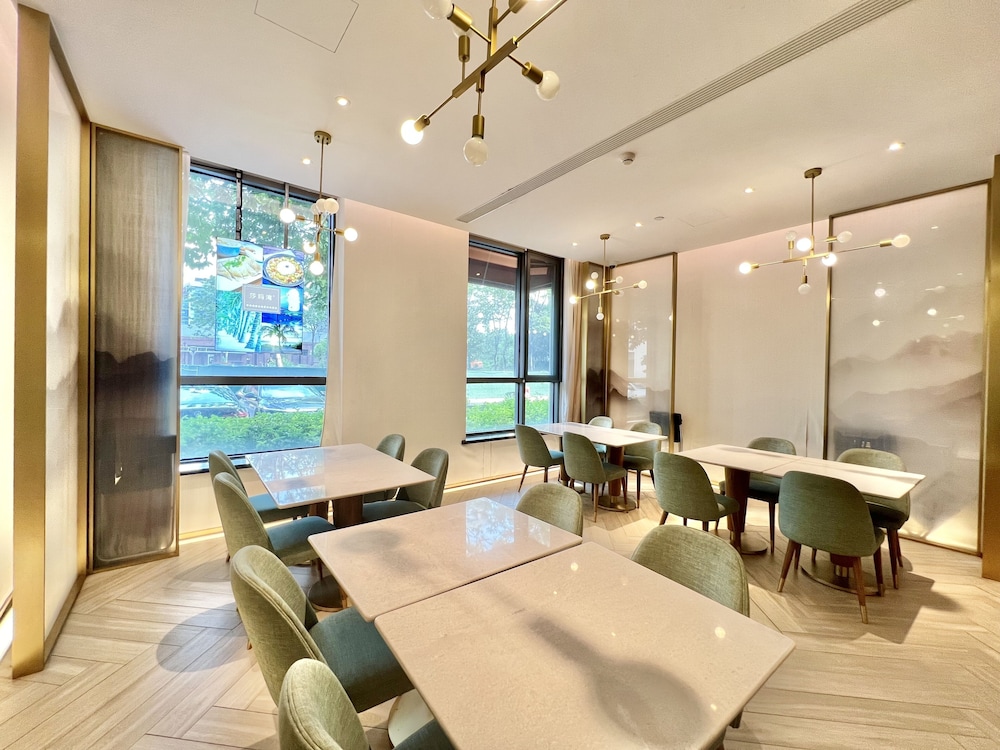 Sincere Residence Changfeng Shanghai 40/45