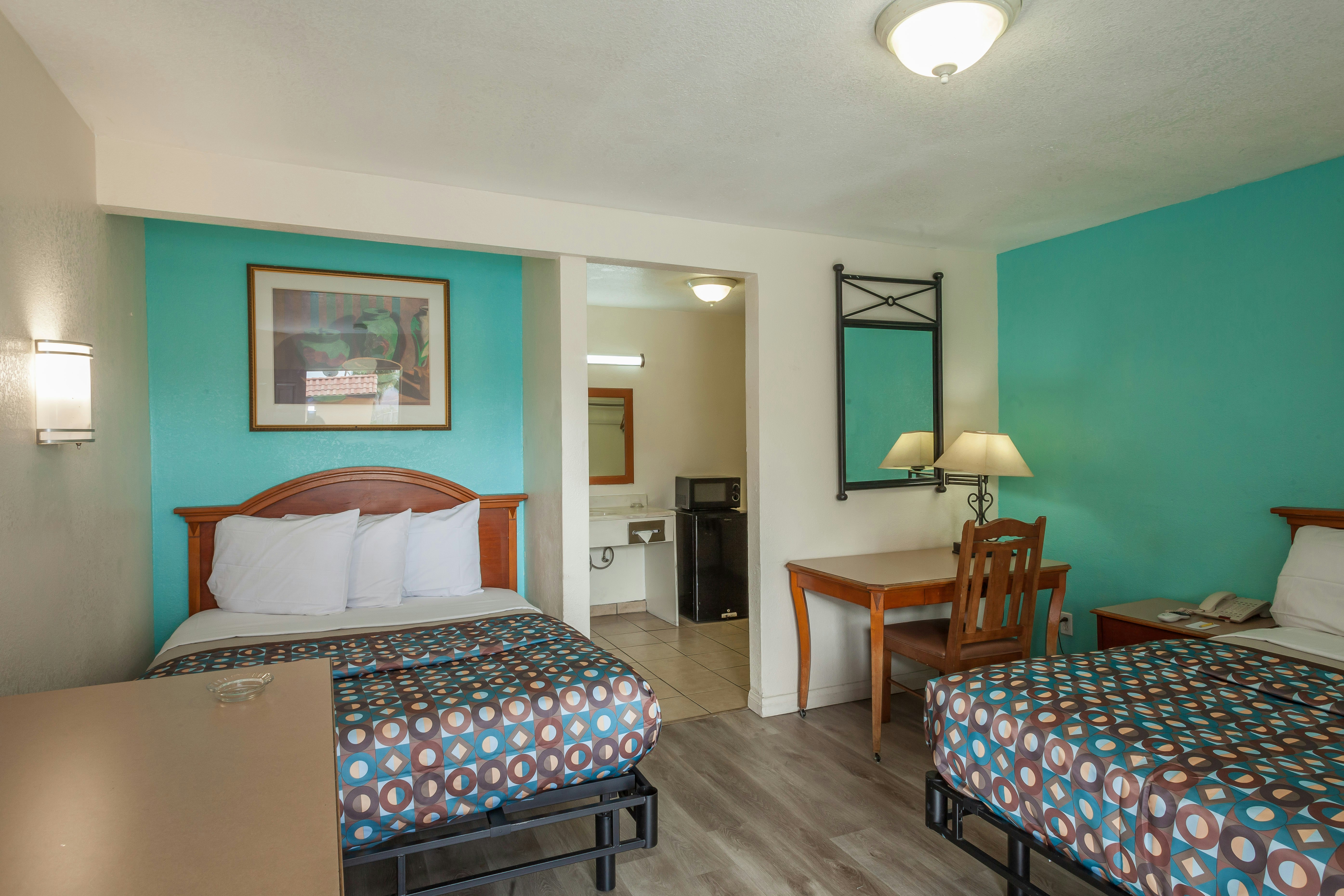 VAGABOND INN HEMET 25/33