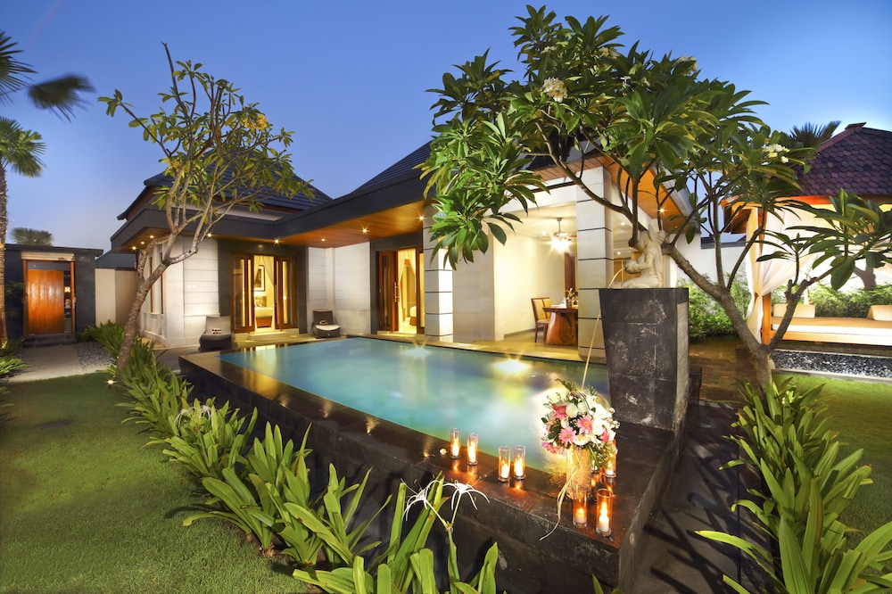 The Banyumas Suite Villa Legian 33/39