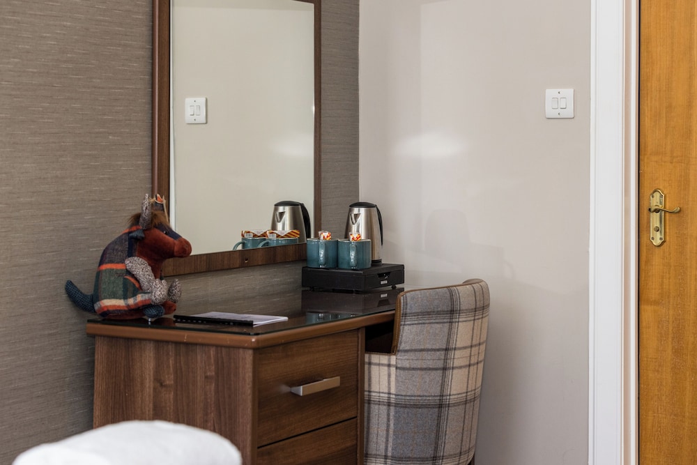 28 York Place 12/56