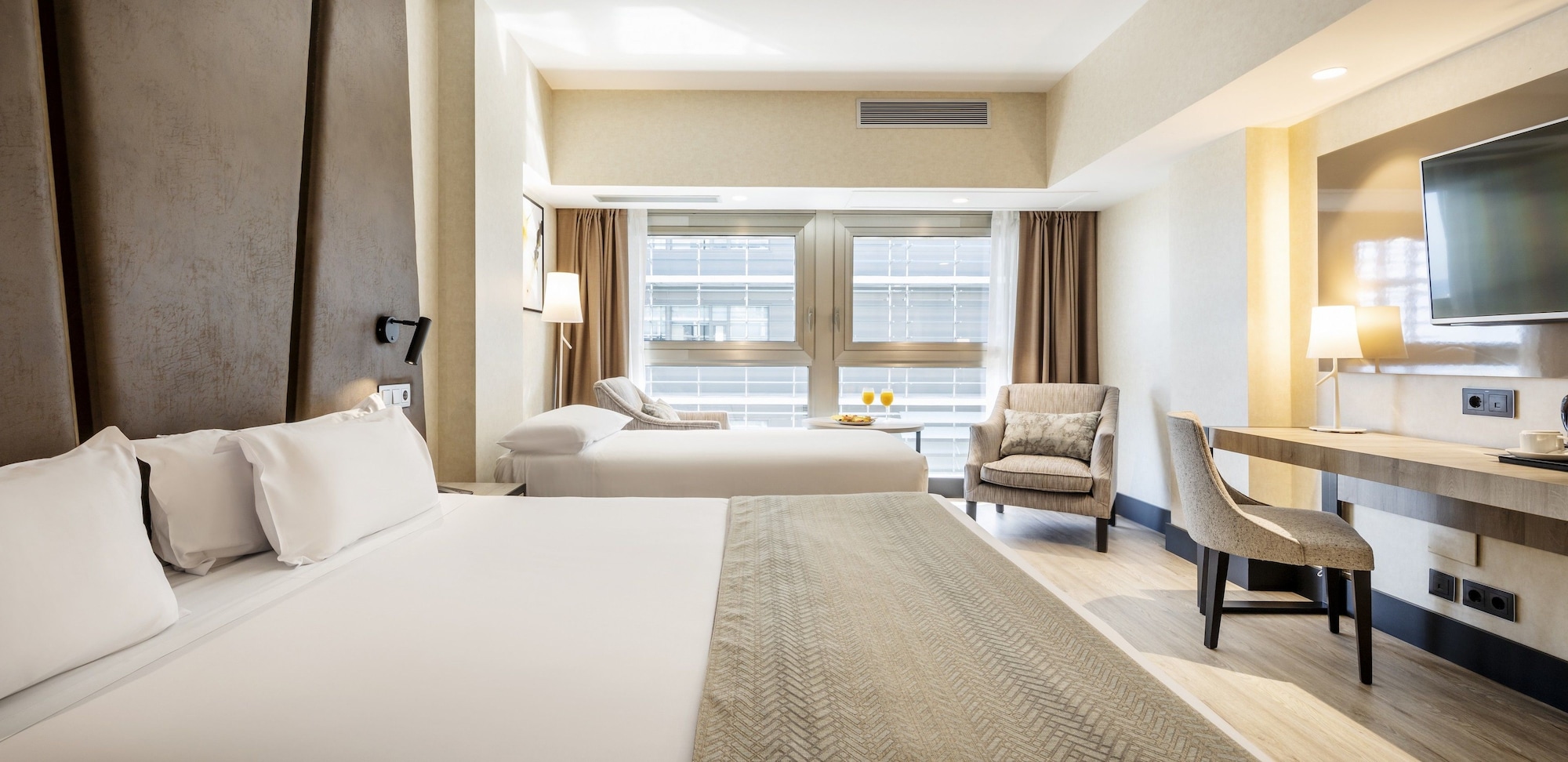 ROOM, SINGLE