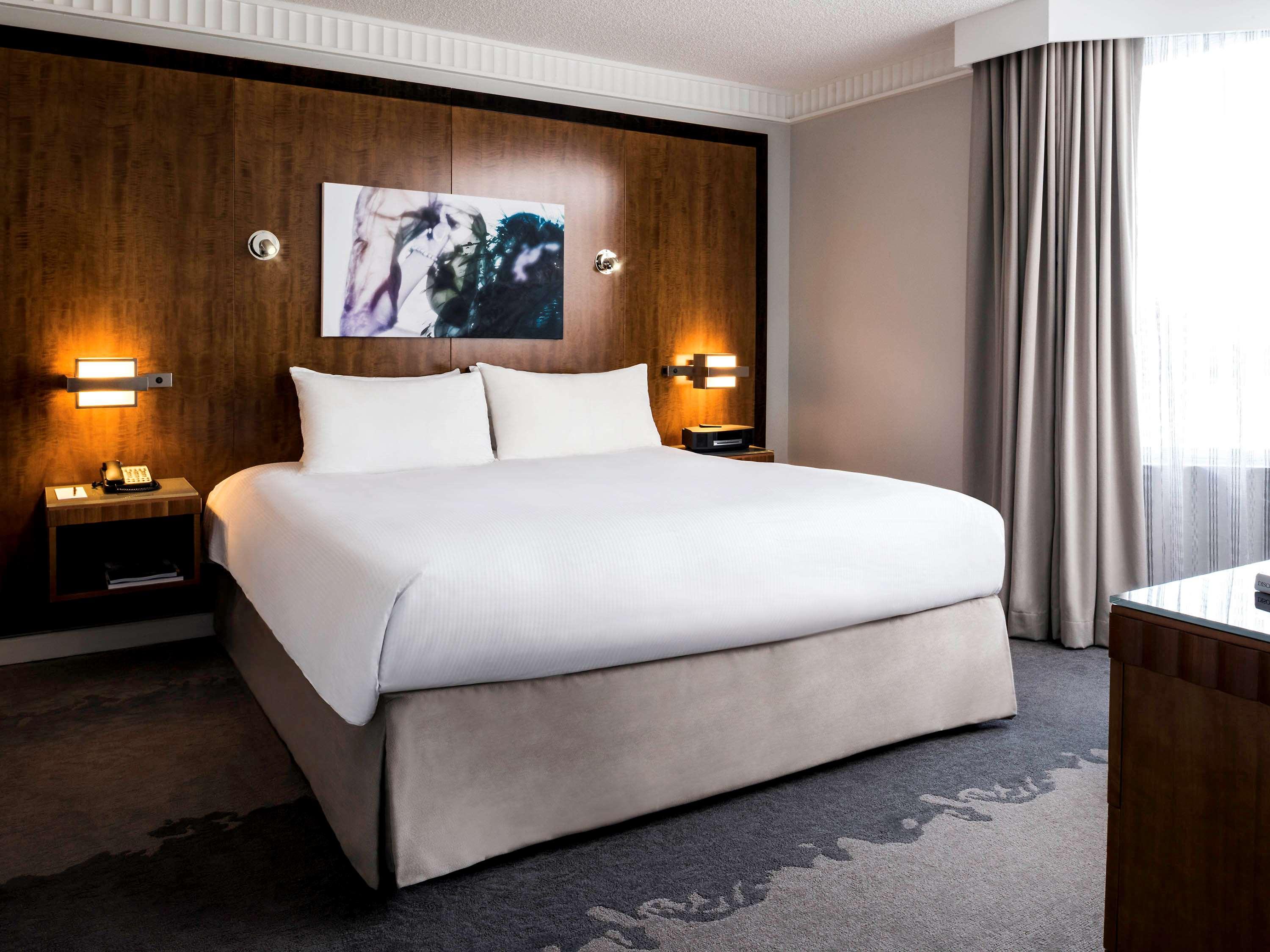 LUXURY, KING BED, ACCESSIBLE