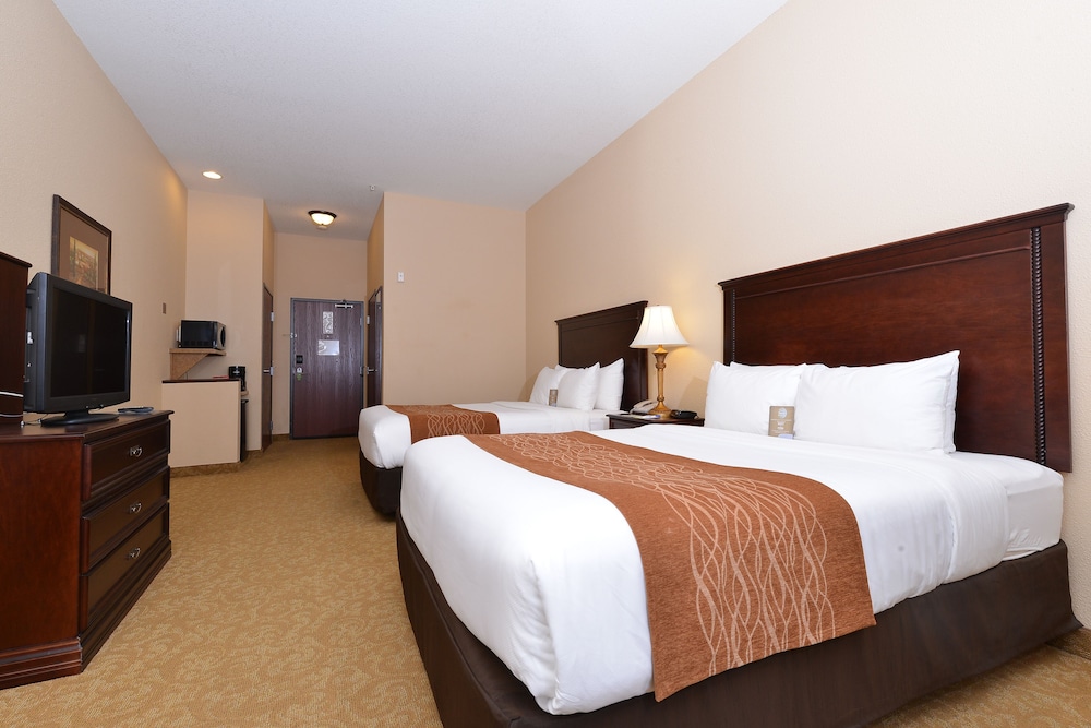 Comfort Inn and Suites McMinnville Wine Country 10/35